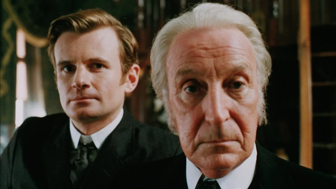 Murder Rooms: The Dark Beginnings of Sherlock Holmes (2001)