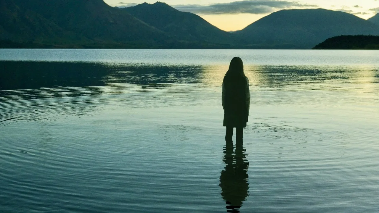 Top of the Lake (2013)