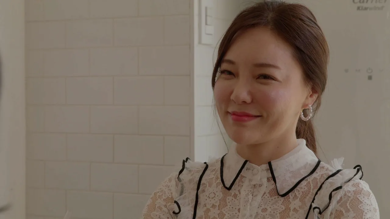 Next Door Wife (2019)