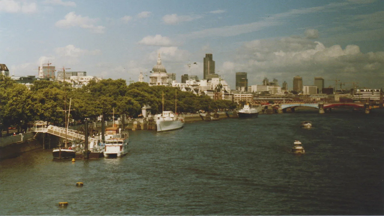 Capital City (1989)