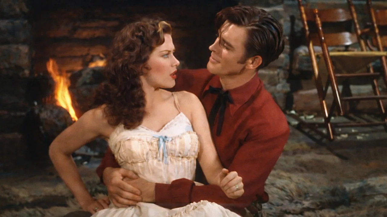 Frontier Gal (1945)
