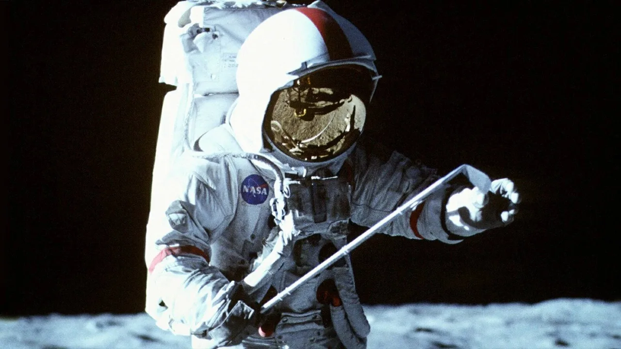 From the Earth to the Moon (1998)