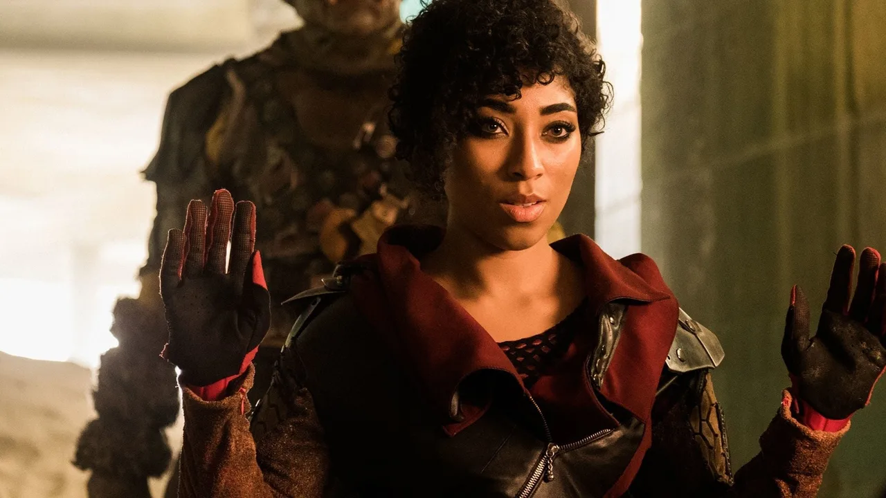 Vagrant Queen (2020)
