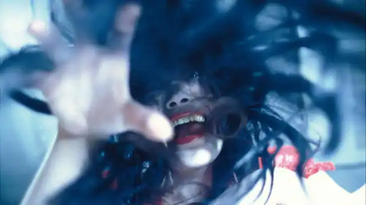 Sensual Ward: Wet Red Lips (2005)