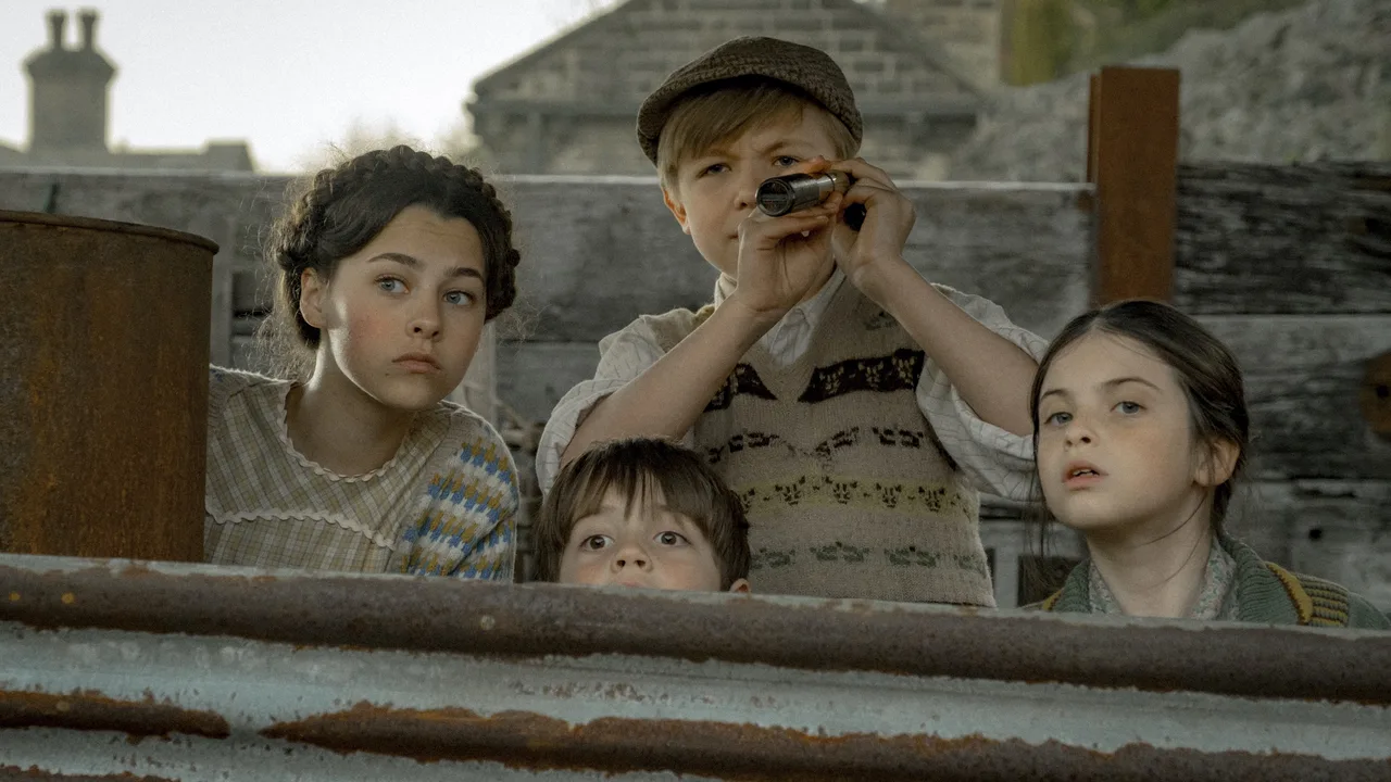 The Railway Children Return (2022)