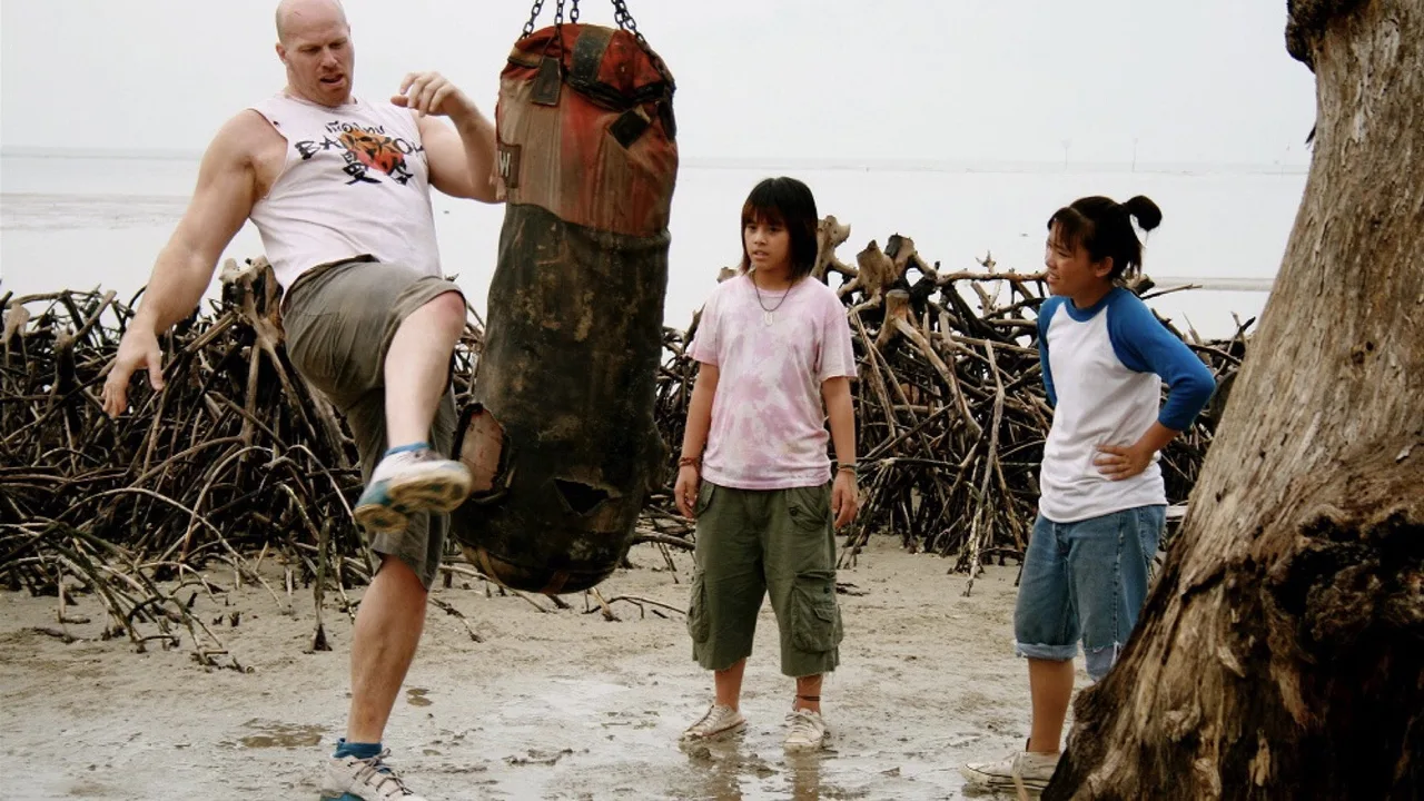 Muay Thai Giant (2008)