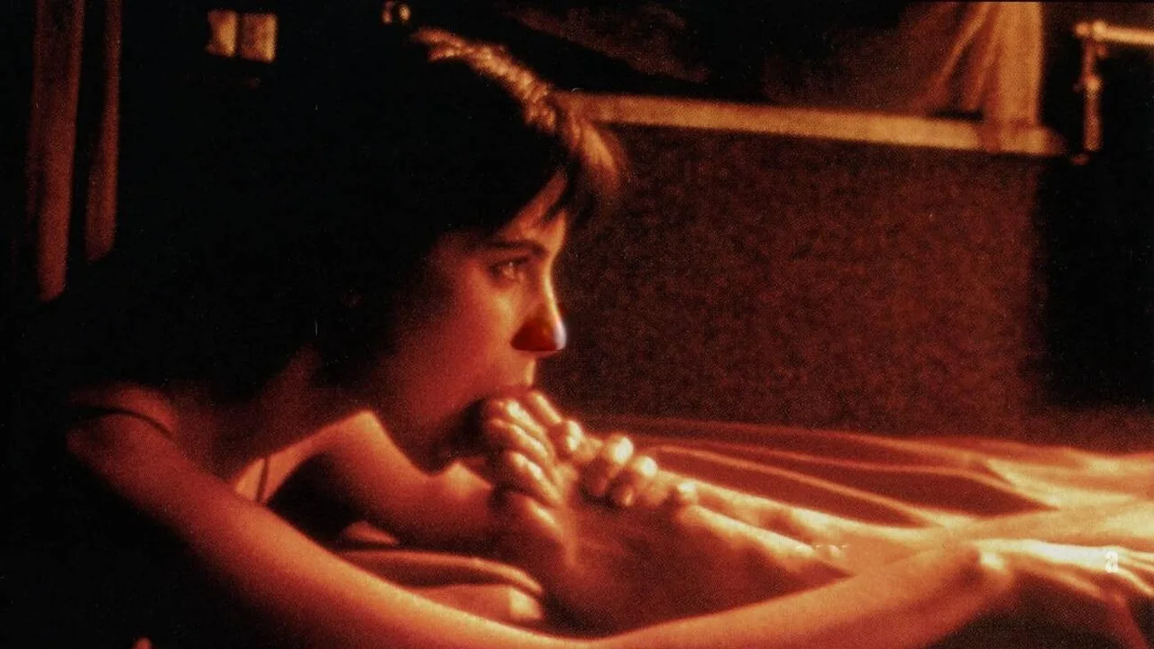 The Tit and the Moon (1994)