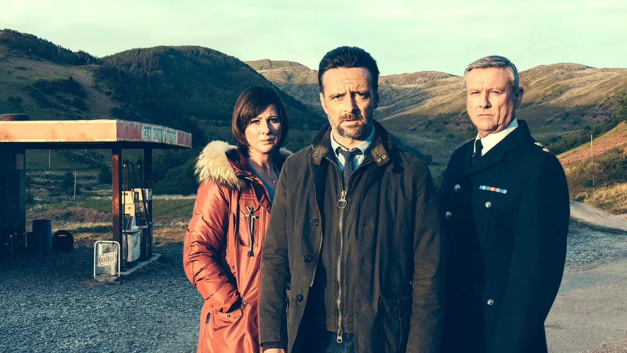 Hinterland (2013)