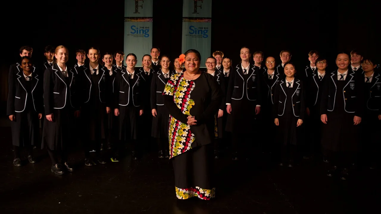 Tinā (2025)