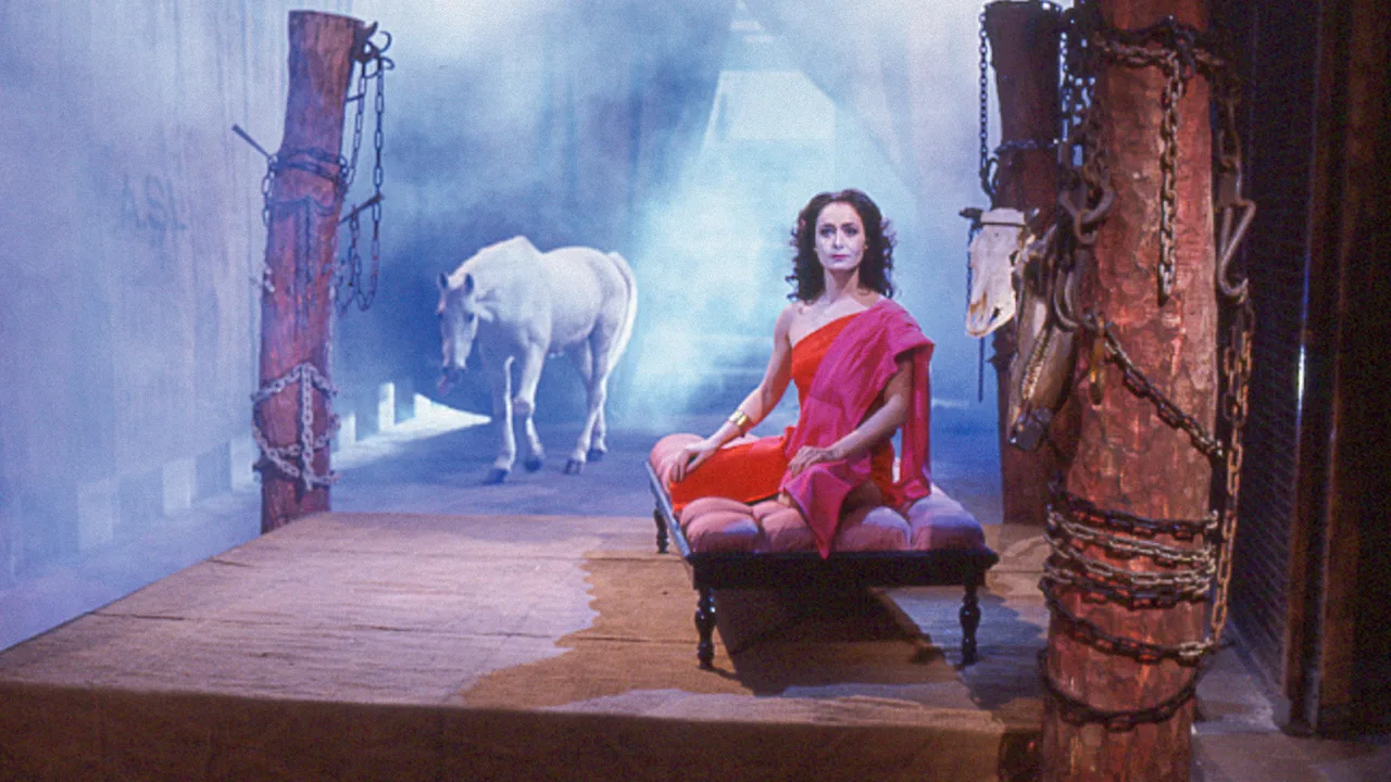 Seduction: The Cruel Woman (1986)
