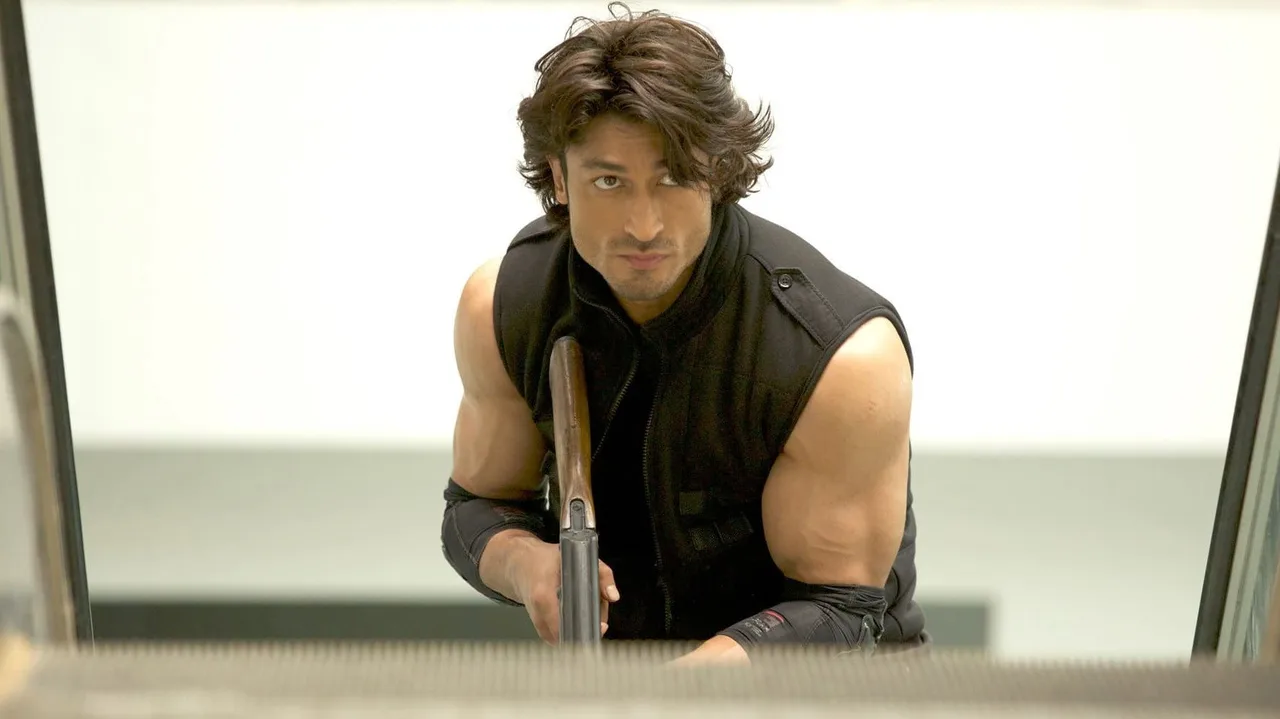 Commando 2 - The Black Money Trail (2017)
