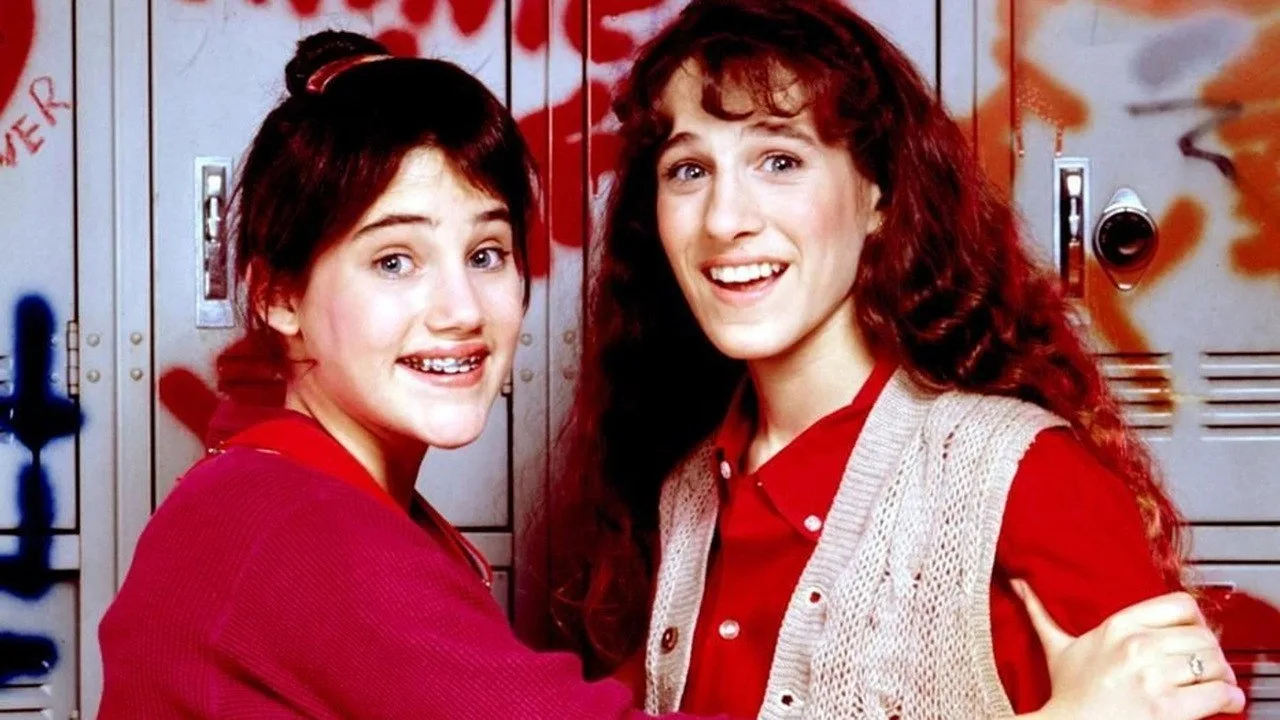 Square Pegs (1982)