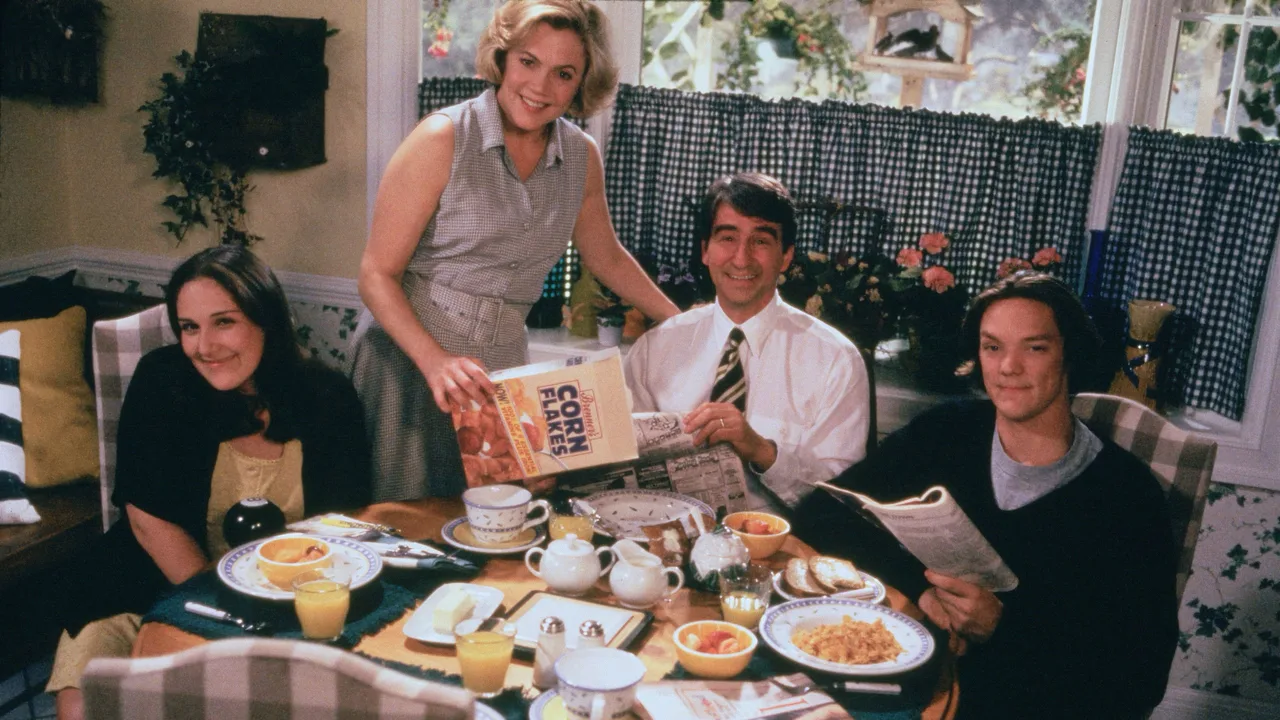 Serial Mom (1994)