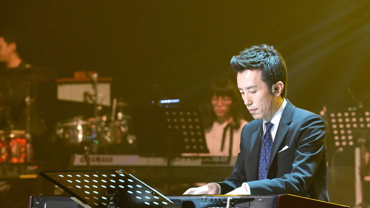 You Hee-yeol's Sketchbook (2009)