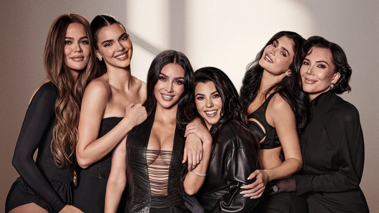 The Kardashians (2022)