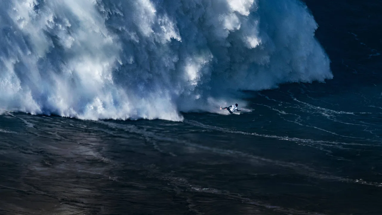 100 Foot Wave (2021)