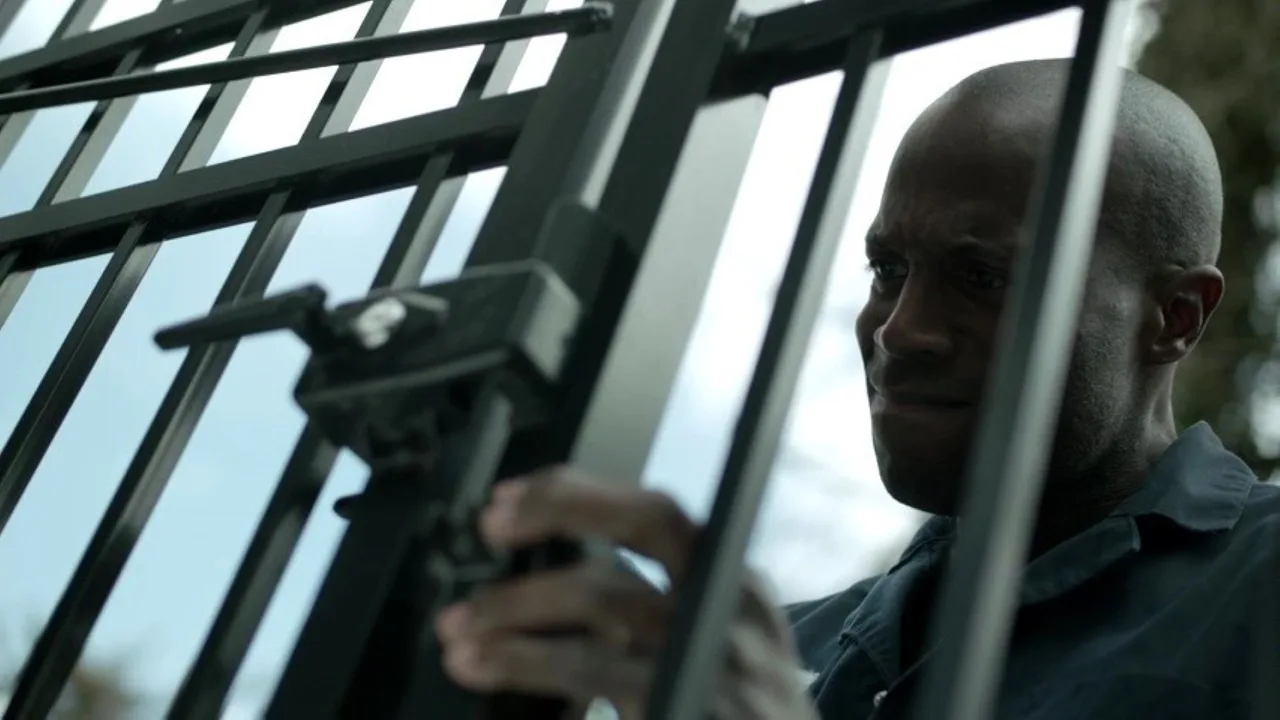 Hostages (2013)