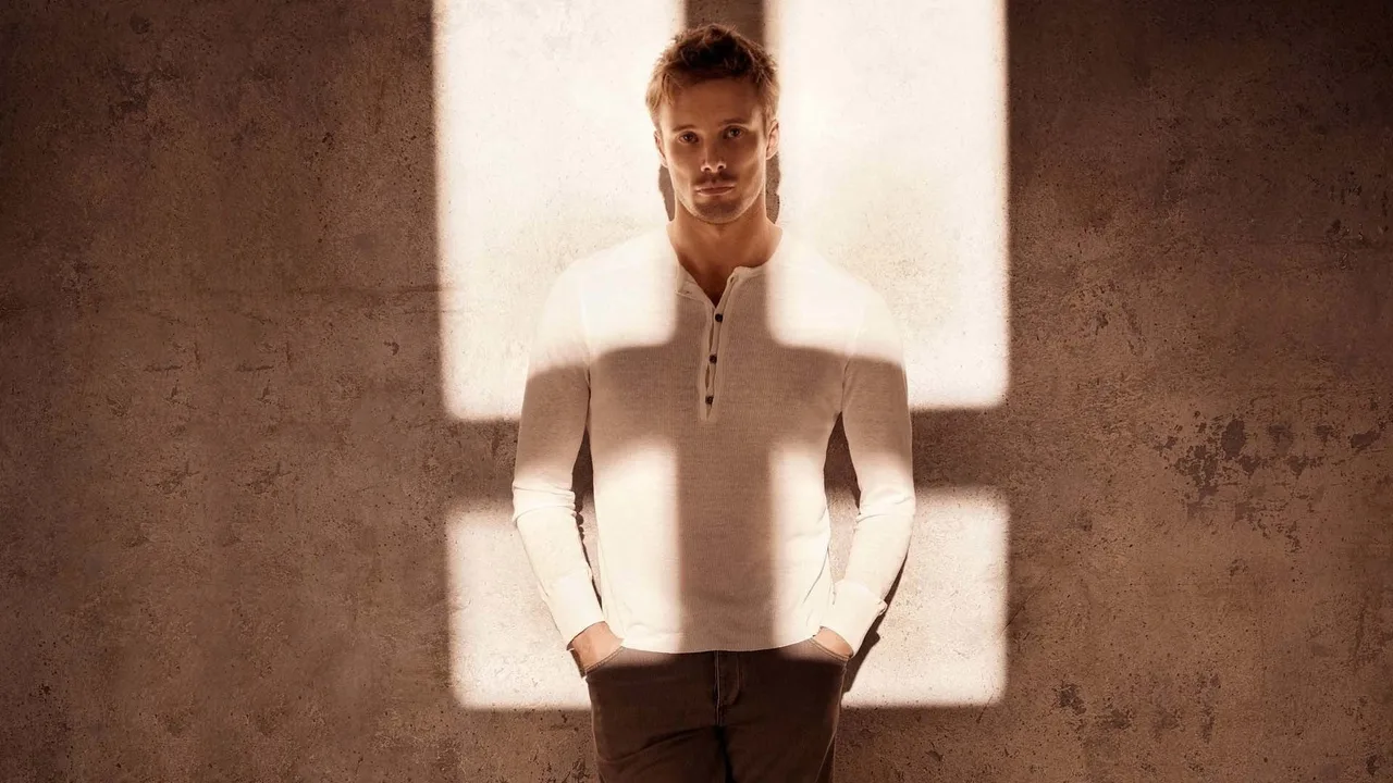 Damien (2016)