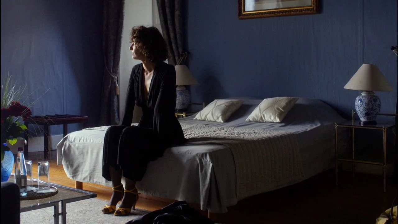 The Blue Room (2014)