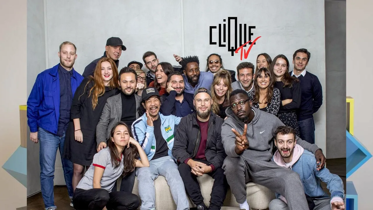 Clique (2013)