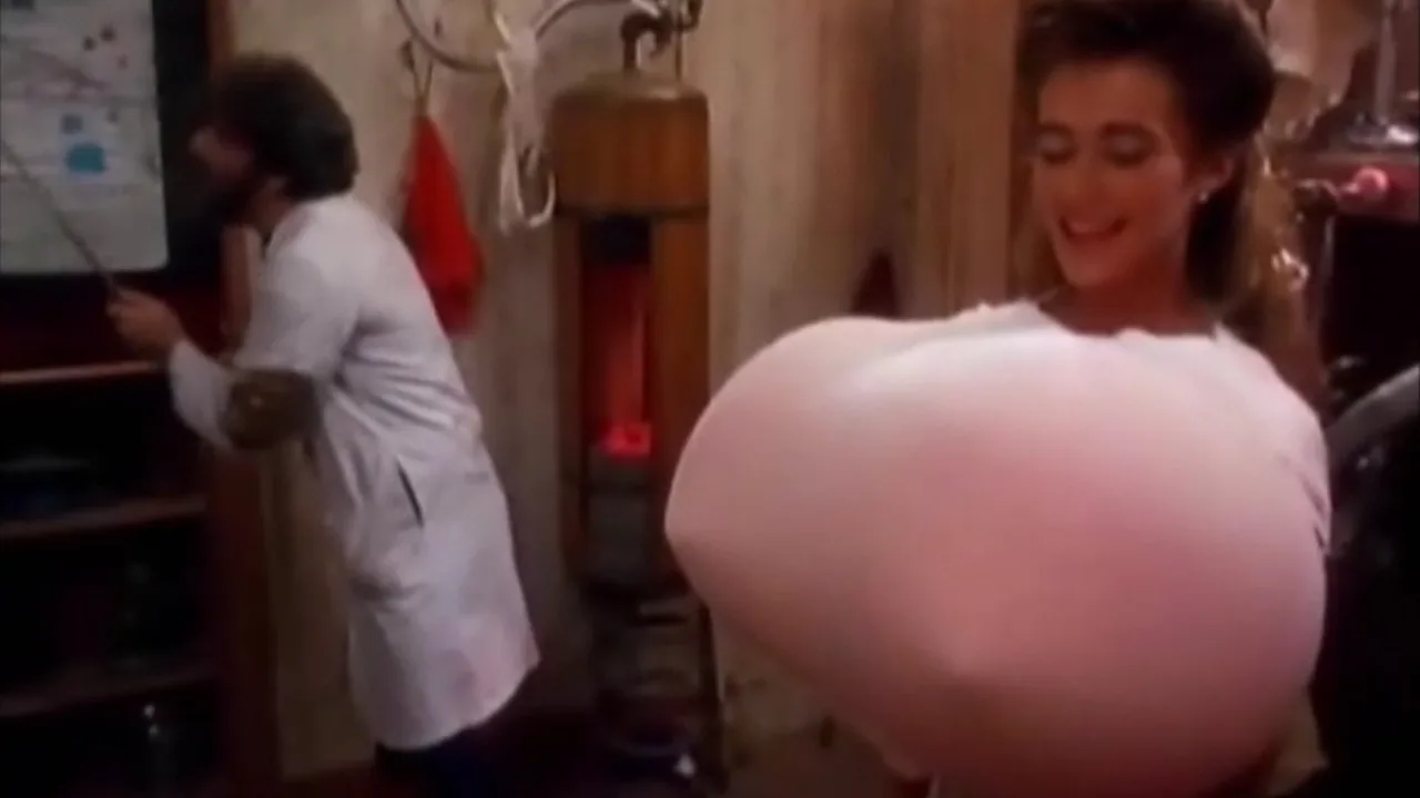 Flesh Gordon Meets the Cosmic Cheerleaders (1990)