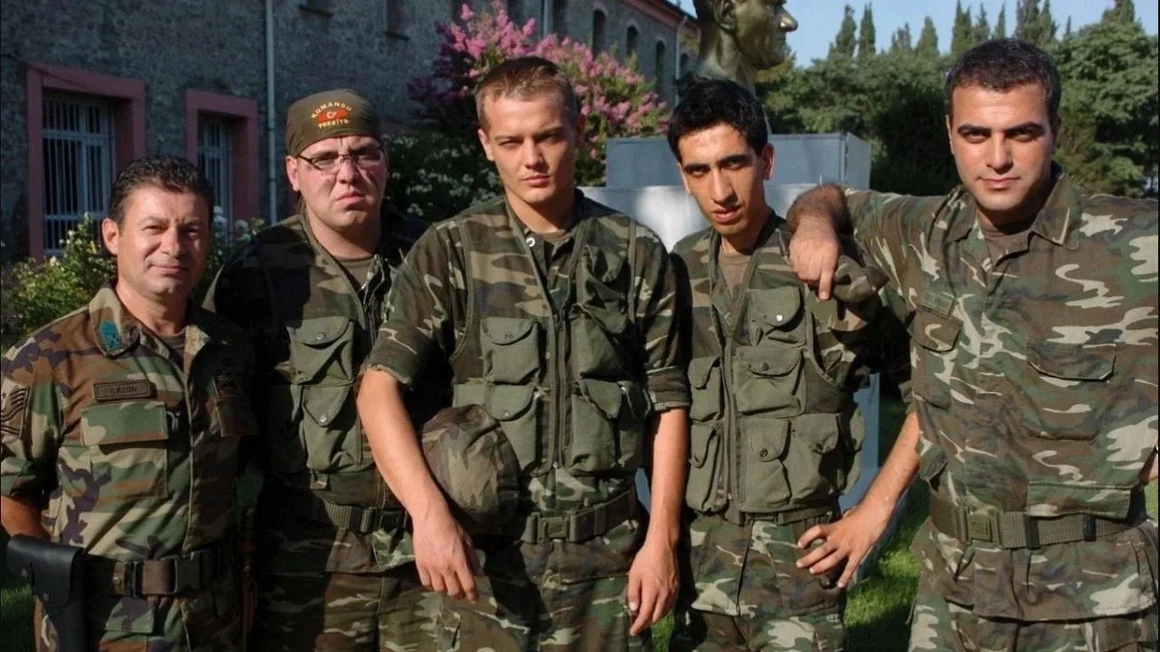 Emret Komutanım (2005)