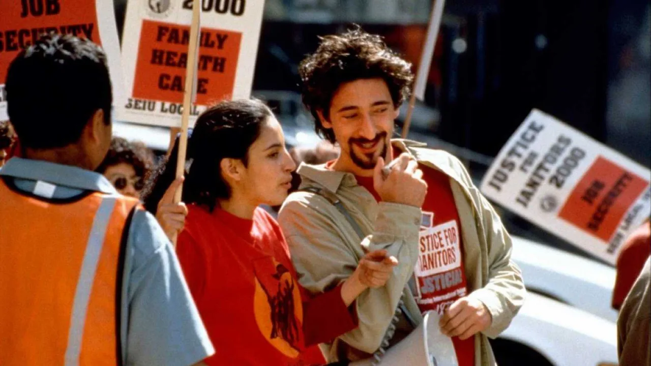 Bread and Roses (2000)