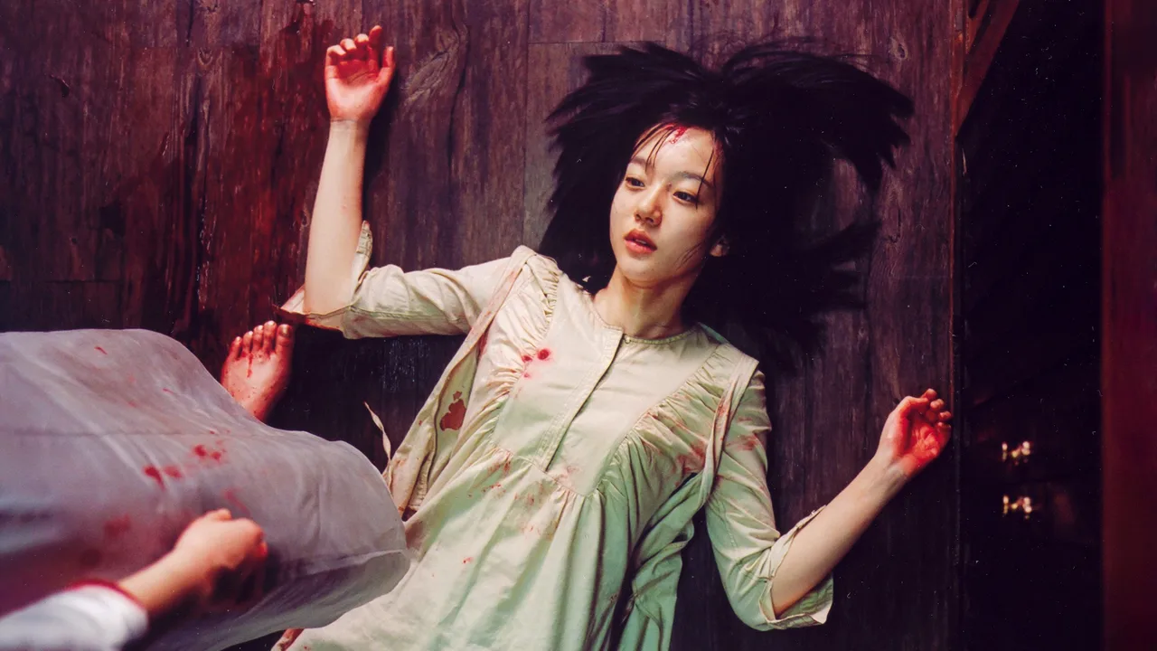 A Tale of Two Sisters (2003)