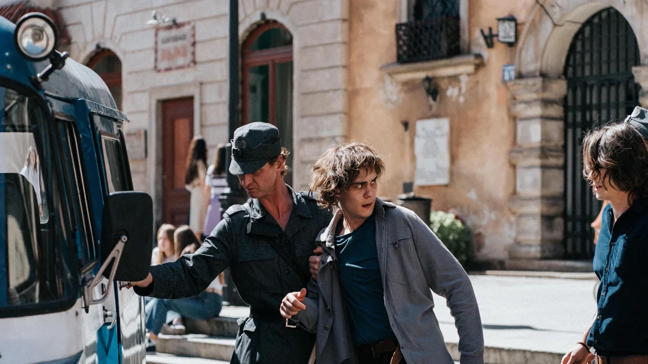 Leave No Traces (2021)