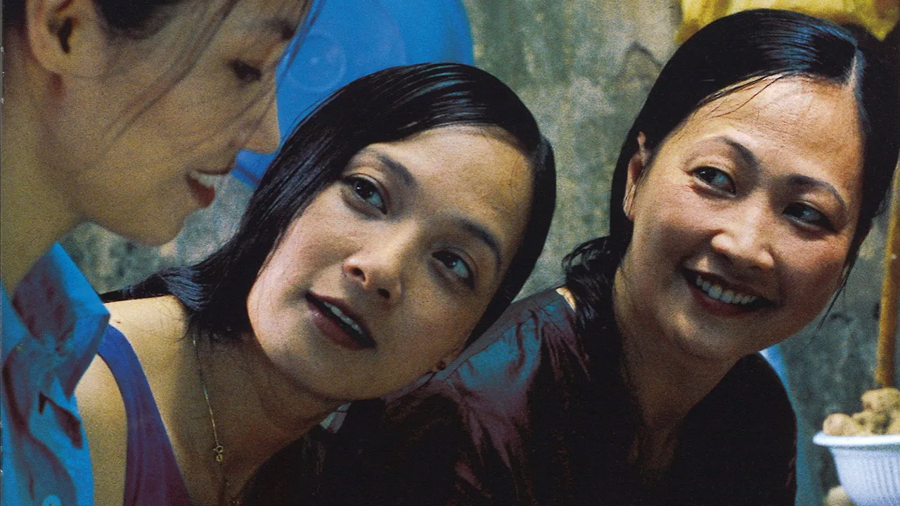 The Vertical Ray of the Sun (2000)