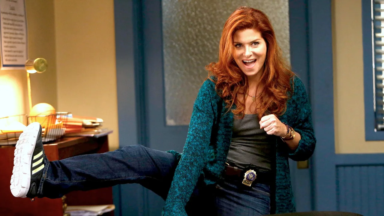 The Mysteries of Laura (2014)