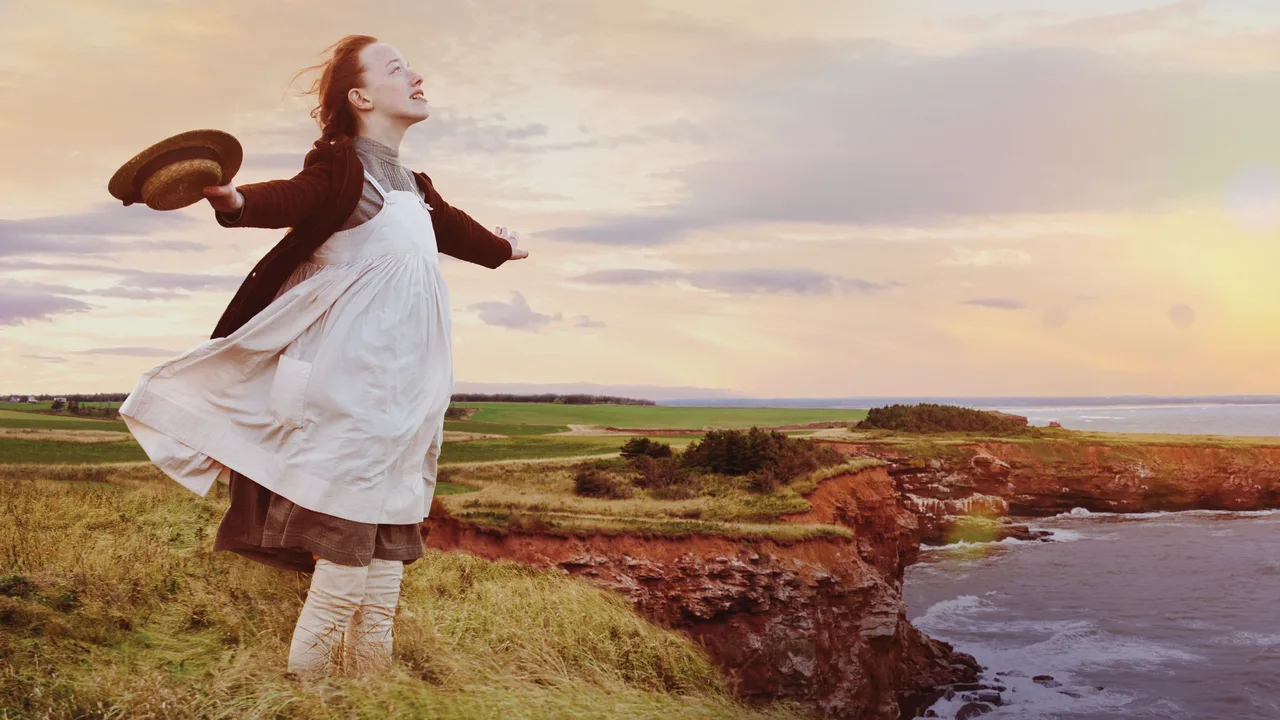 Anne with an E (2017)