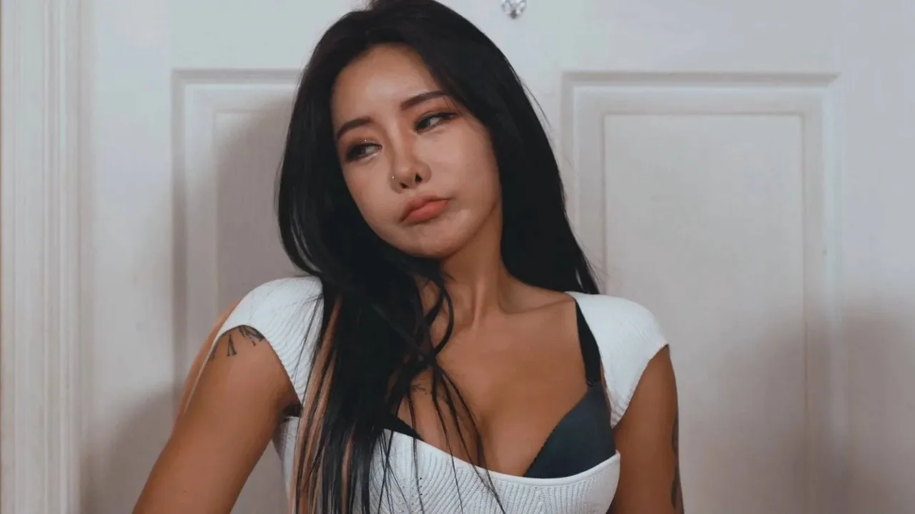Taming The Younger Sister-in-Law Origin (2021)