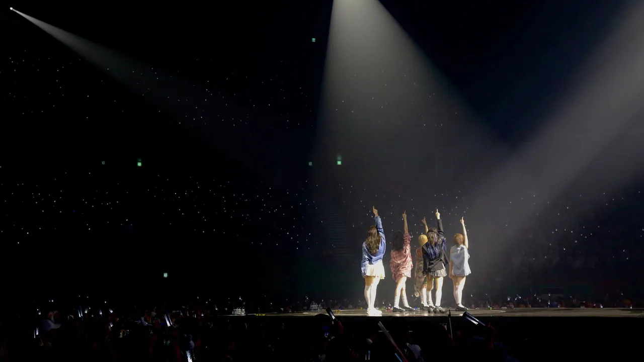 2023 LE SSERAFIM TOUR 'FLAME RISES' IN SEOUL (2023)