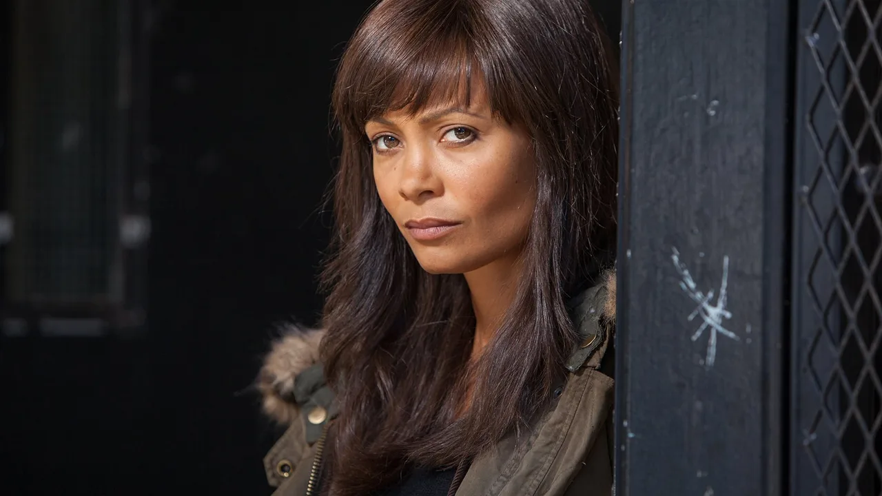 Rogue (2013)