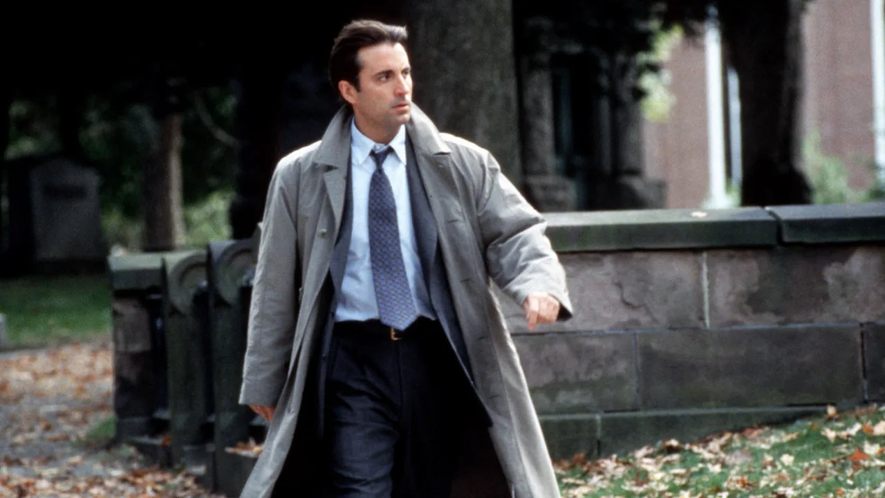 Night Falls on Manhattan (1997)