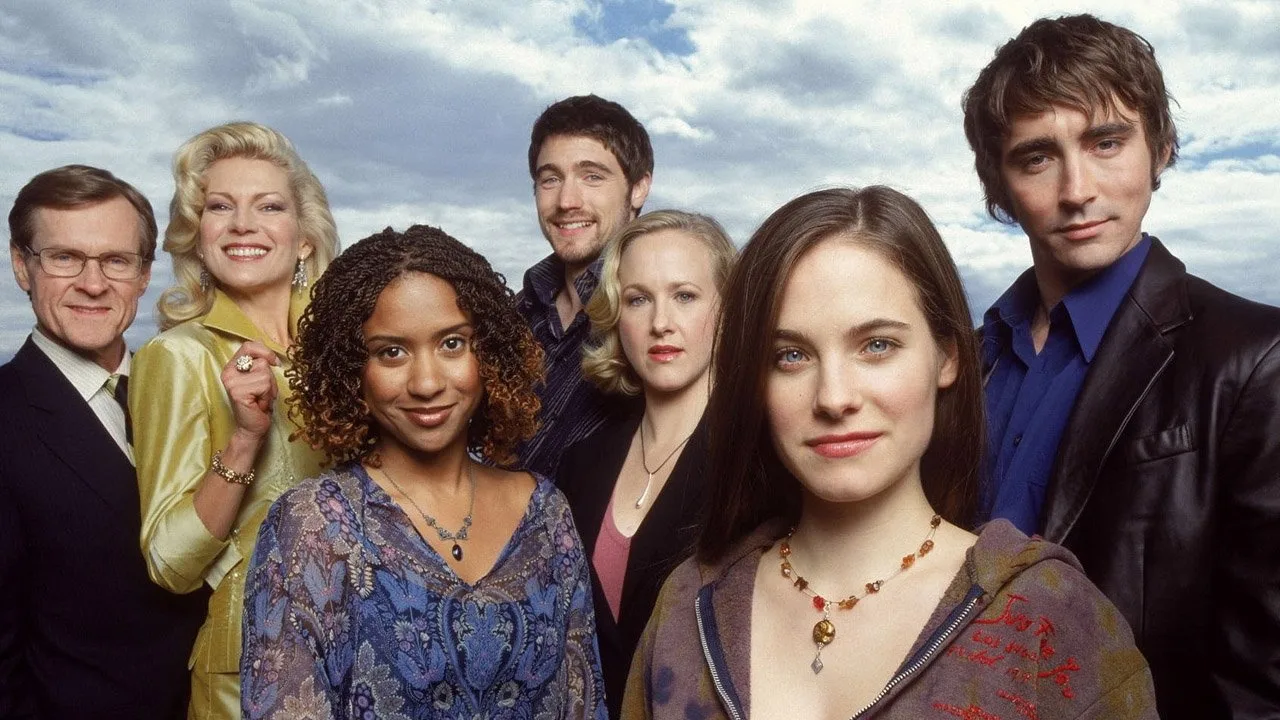 Wonderfalls (2004)